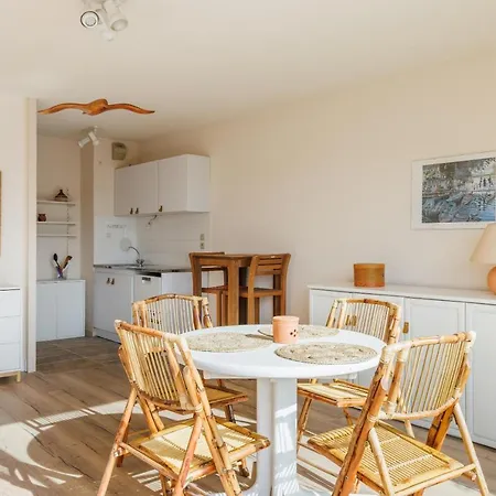 Les Hirondelles De La Plage Apartment Ares